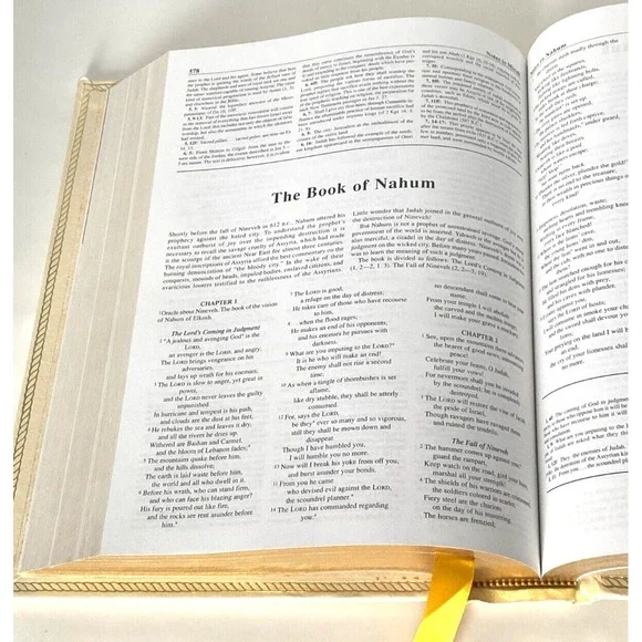 Vtg Holy Bible 2005 Catholic Pop Benedict & Vatican Clean Great Condition - Picture 9 of 9